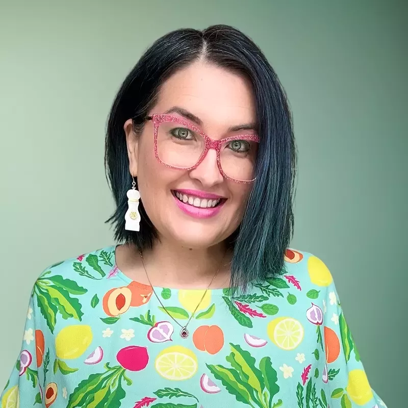 Dr Emma Beckett Headshot 1 square